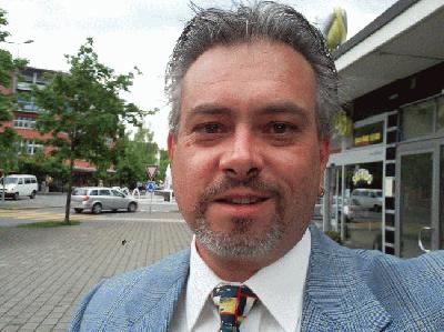 alberto_charles_985_x7o8n