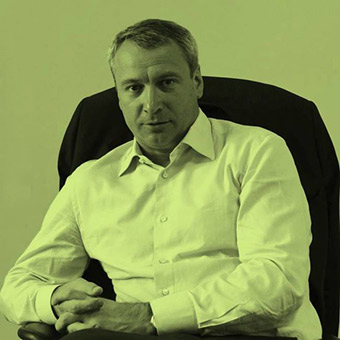 roland_smith_749_ficxy