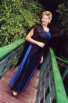 scammer-linda-lewis_725_ddqc5