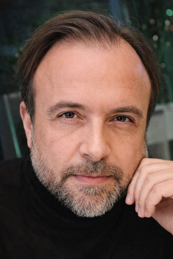 scammer_michael_gray_8732